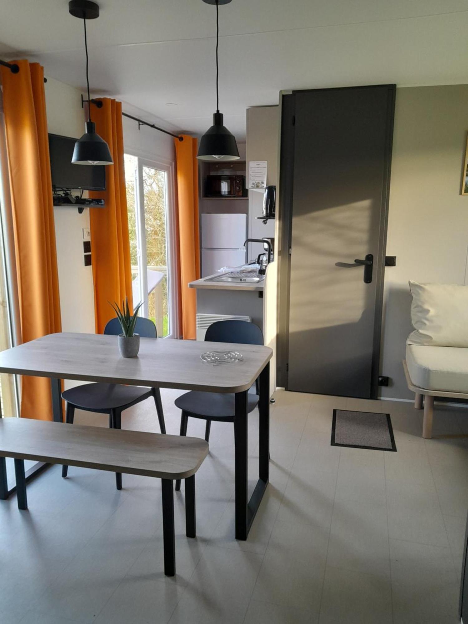 Camping Le Picard Tournieres ภายนอก รูปภาพ